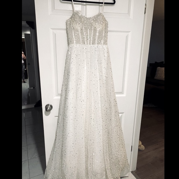 Berta style wedding dress - Picture 2 of 4